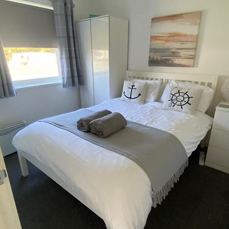 44 Gower Holiday Village Ty Gwyr Cosy 2 Bedroom Chalet Swansea Exterior foto