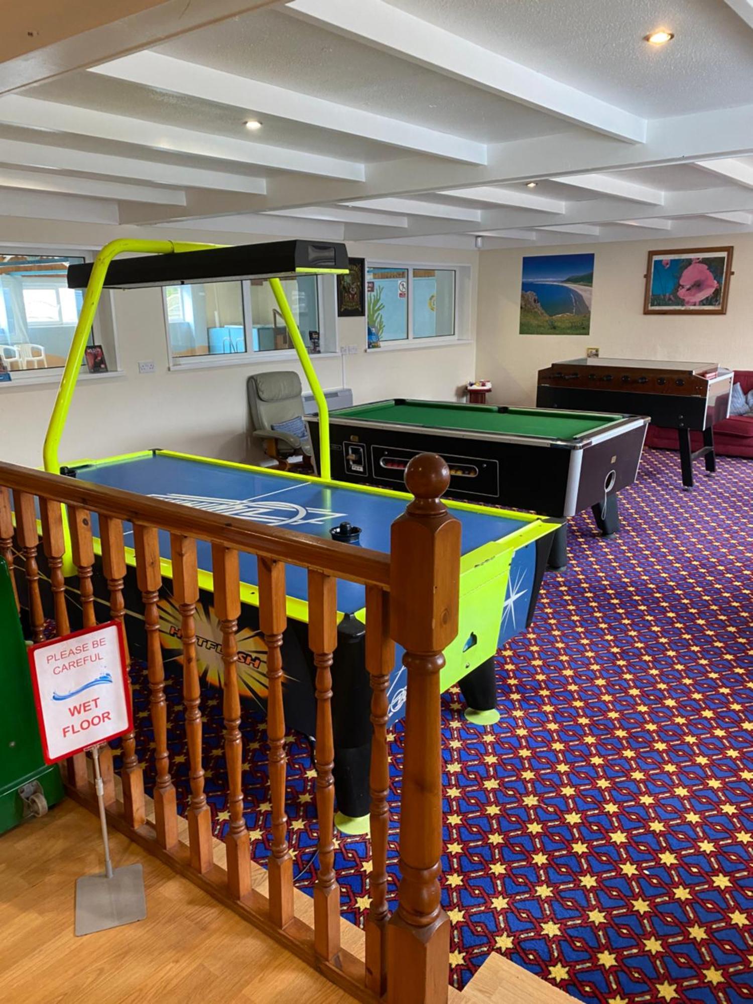 44 Gower Holiday Village Ty Gwyr Cosy 2 Bedroom Chalet Swansea Exterior foto